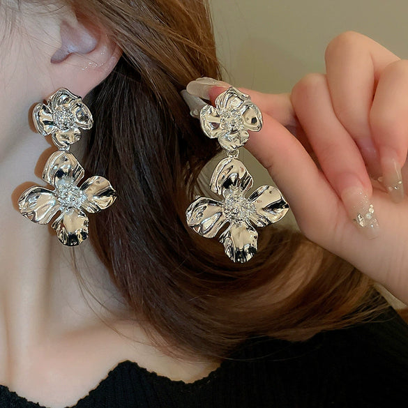 Wholesale Alloy Electroplated Simple Plant Flower And Leaf Pattern Pin Earrings For Women