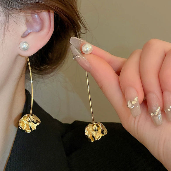 Wholesale Alloy Electroplated Simple Plant Flower And Leaf Pattern Pin Earrings For Women
