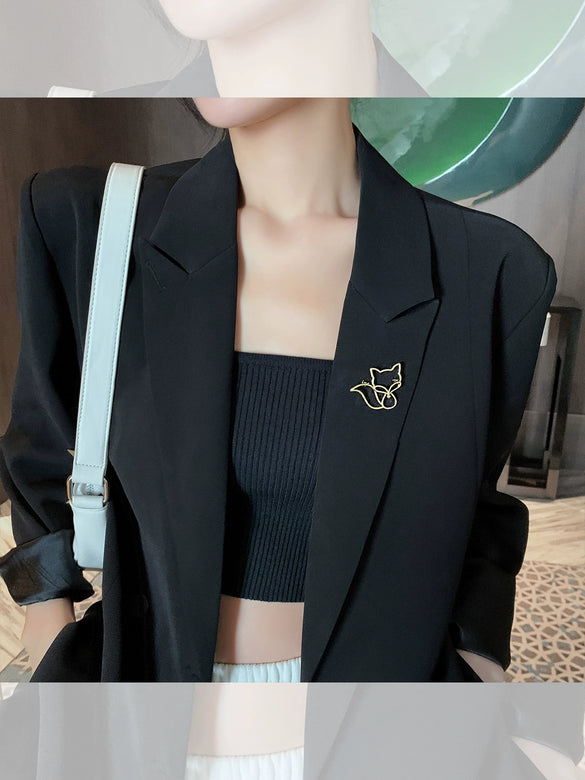 Wholesale Alloy Electroplated Women's Hollow Fox Brooch With Flower Pattern