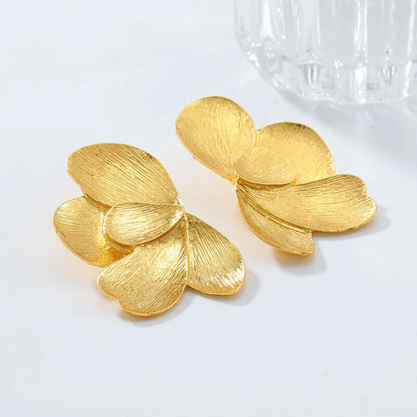 Wholesale Alloy Fashion Women's Flower Earrings With Electroplating