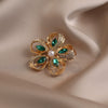 Wholesale Alloy Fiveleaf Flower Brooch Electroplated Women's Minimalist Light Luxury Fashion Pearl Corsage Cardigan Pin Elegant Accessories