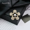 Wholesale Alloy Floral Brooch With Rhinestones And Pearls Electroplated For Women And Unisex