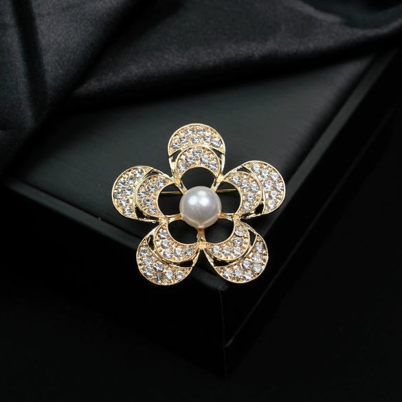 Wholesale Alloy Floral Brooch With Rhinestones And Pearls Electroplated For Women And Unisex