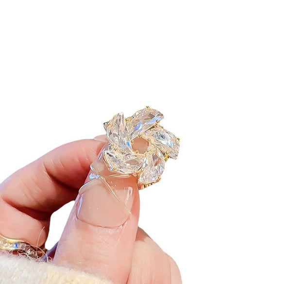 Wholesale Alloy Flower Brooch Women's Electroplated For Fixing Clothes Collar