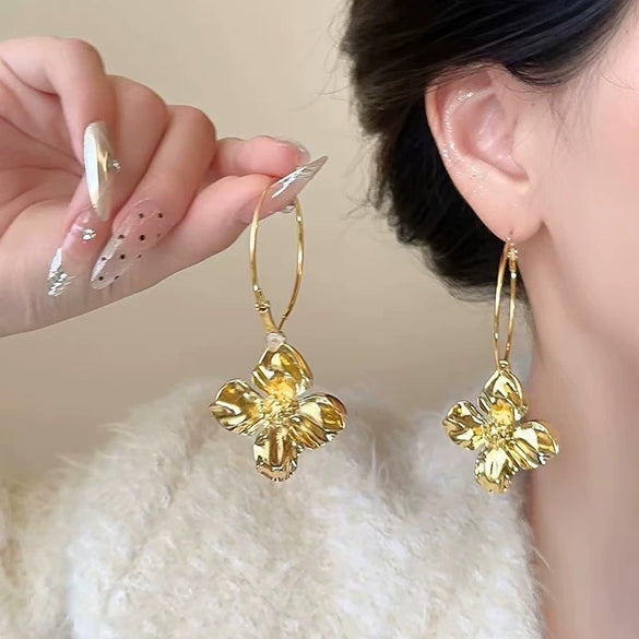 Wholesale Alloy Flower Electroplated Exaggerated Light Luxury Women's Earrings