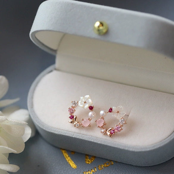 Wholesale Alloy Flower Patterned Diamond Treated Silver Needle Hollow Pearl Earrings For Women Simple Fresh Sweet And Personalized
