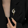 Wholesale Alloy Flower Pearl Women's Brooch Electroplated