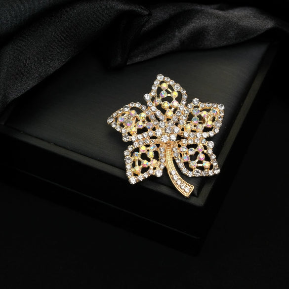 Wholesale Alloy Flower Retro Elegant Electroplating Brooch For Unisex
