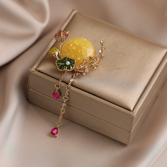 Wholesale Alloy Flower Shape Electroplated Brooch For Women Minimalist Style