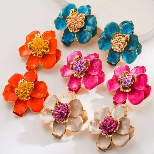 Wholesale Alloy Flower Shape Electroplated Retro Palace Style Women's Earrings
