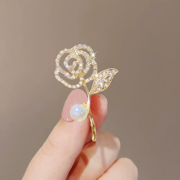 Wholesale Alloy Flower Shape Electroplating Minimalist Women's Rose Brooch Accessories