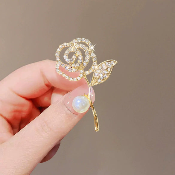 Wholesale Alloy Flower Shape Electroplating Minimalist Women's Rose Brooch Accessories