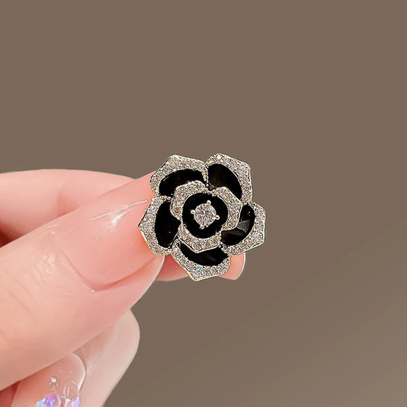 Wholesale Alloy Flower Shape Electroplating Women's Brooch For Clothes Decoration