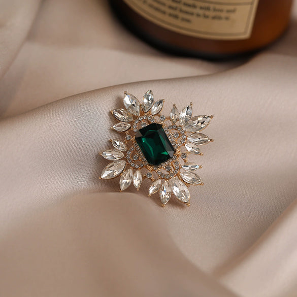 Wholesale Alloy Flowershaped Minimalist Style Electroplated Women's Brooch
