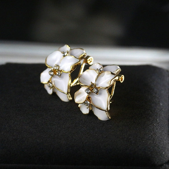 Wholesale Alloy Gardenia Star Small Floral Drop Oil Earrings With French Buckle And Electroplating For Women
