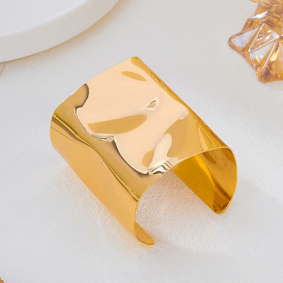 Wholesale Alloy Geometric Brushed Electroplated Exaggerated Design Bracelet Jewelry Accessories