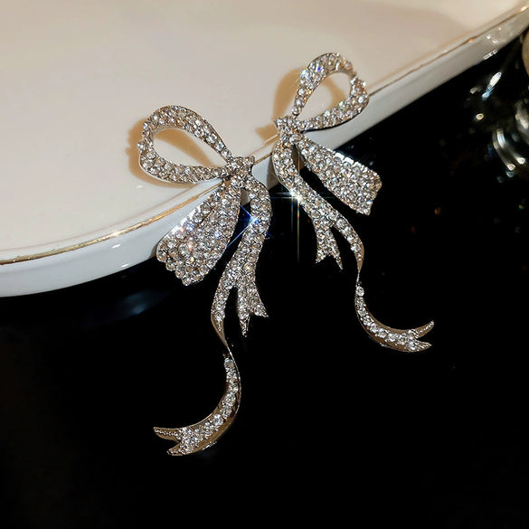 Wholesale Alloy Geometric Butterfly Women's Cold Style Fashion Light Luxury Ear Bone Clip Earrings With Electroplating