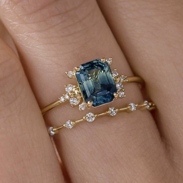 Wholesale Alloy Geometric Design Electroplated Fashion Ring For Women And Couples With Dark Blue Zircon