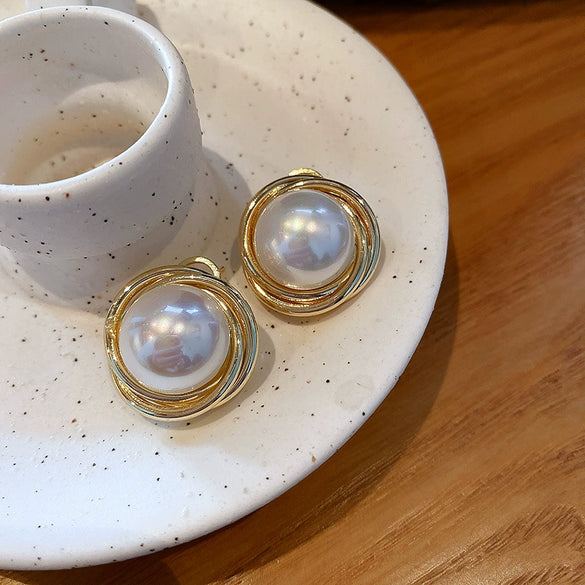 Wholesale Alloy Geometric Earrings With Diamond And Pearl Retro Light Luxury Electroplated For Women