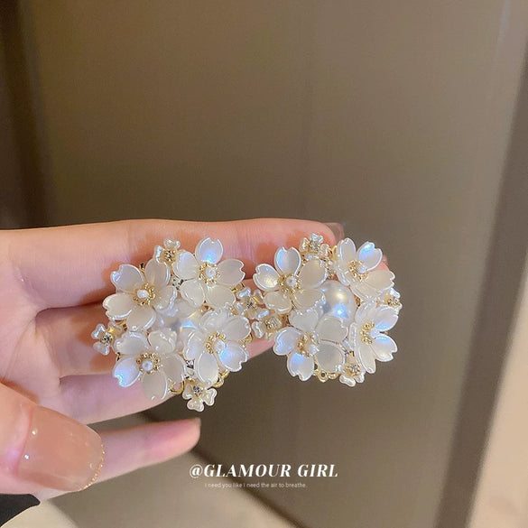 Wholesale Alloy Geometric Earrings With Diamond And Pearl Retro Light Luxury Electroplated For Women