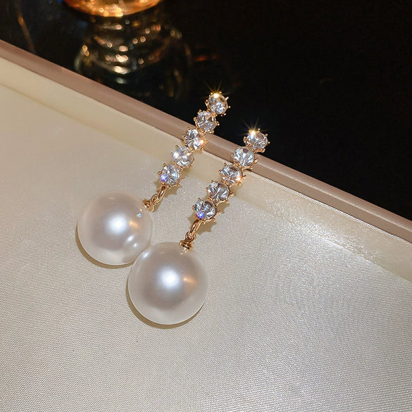Wholesale Alloy Geometric Earrings With Diamond And Pearl Retro Light Luxury Electroplated For Women
