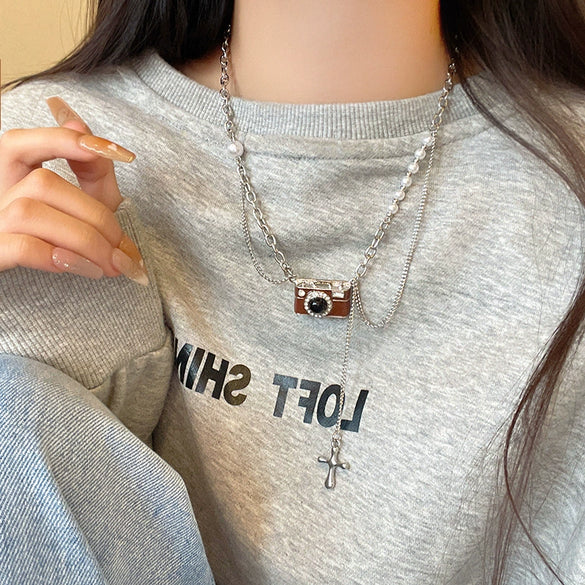 Wholesale Alloy Geometric Electroplated Camera Clavicle Necklace For Women Vintage Light Luxury Style