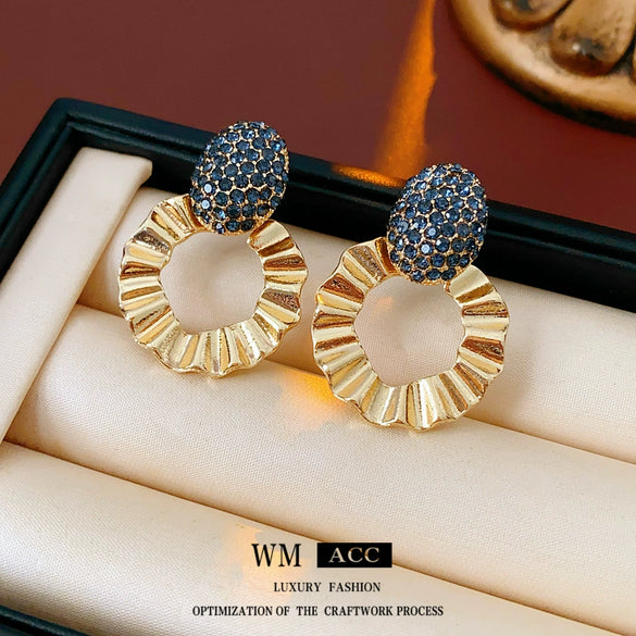Wholesale Alloy Geometric Hoop Earrings Set With Diamonds For Women Simple Exaggerated Highend Niche Design Fashionable And Elegant