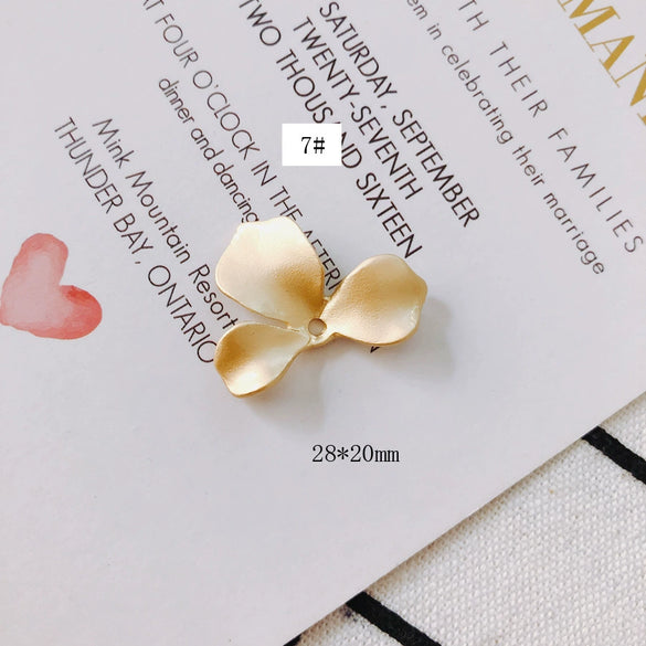 Wholesale Alloy Geometric Pearl Flower Shaped Diy Jewelry Accessories Earrings Bracelet Pendant With Electroplating