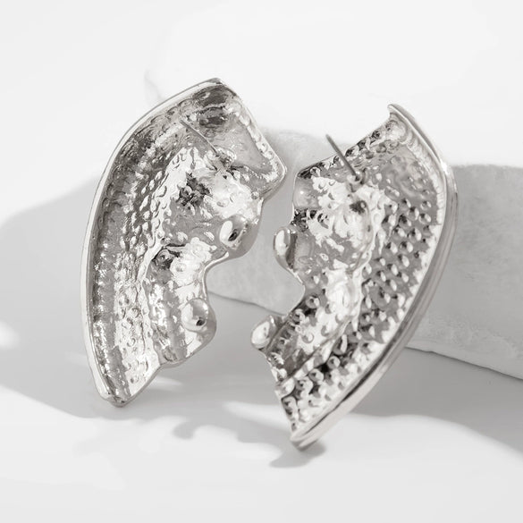 Wholesale Alloy Geometric Pleated Ear Contour Earrings For Women With Futuristic Style And Electroplating Treatment