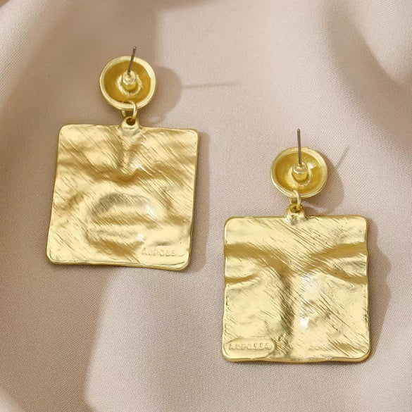 Wholesale Alloy Geometric Retro Earrings For Women With Electroplating Treatment