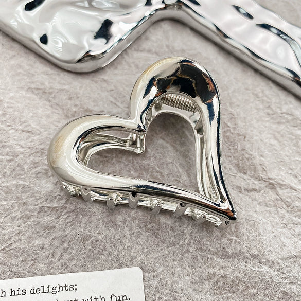 Wholesale Alloy Handmade Hollowout Love Shape Female Hair Shark Clip Hair Accessories