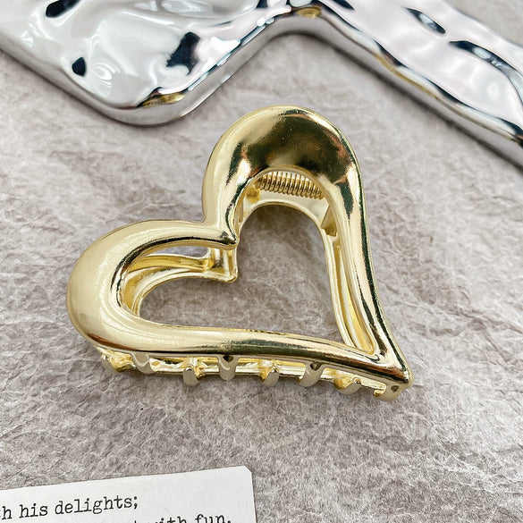 Wholesale Alloy Handmade Hollowout Love Shape Female Hair Shark Clip Hair Accessories