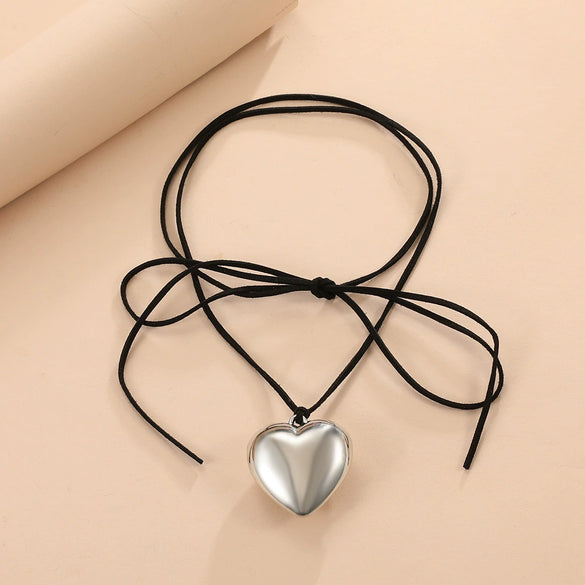 Wholesale Alloy Heart Shape Pendant Necklace With Thread Rope Chain And Electroplating Treatment