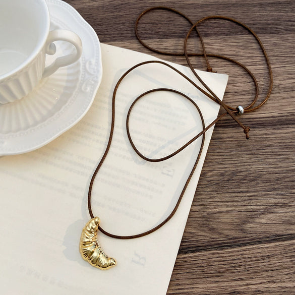 Wholesale Alloy Heart Shape Women's Simple Long Clavicle Necklace