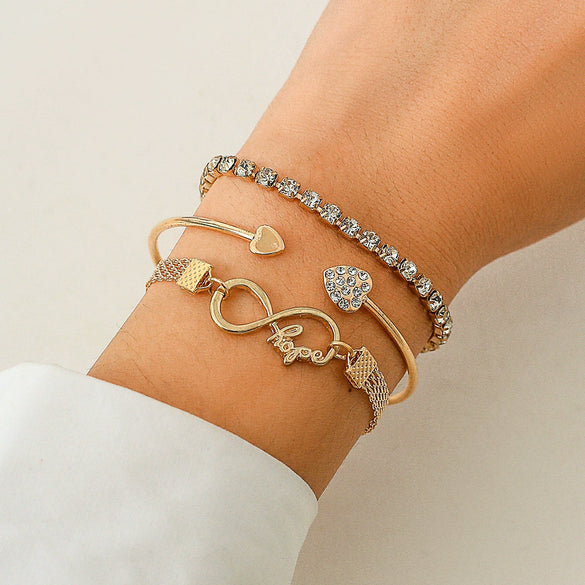 Wholesale Alloy Heart Shaped Geometric Rhinestone Micro Inlaid Diamond Bracelet For Women