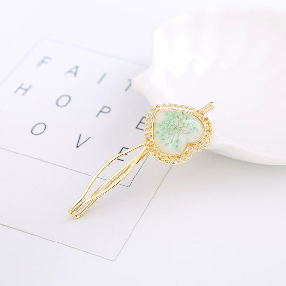 Wholesale Alloy Heartshaped Dried Flower Hairpin French Retro Style Electroplated Hair Accessories For Women