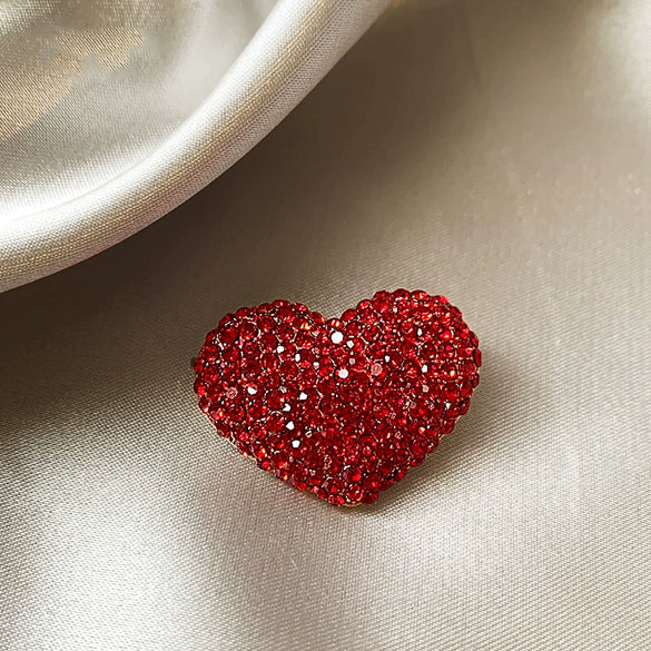 Wholesale Alloy Heartshaped Red Diamond Brooch For Women With Electroplating Process