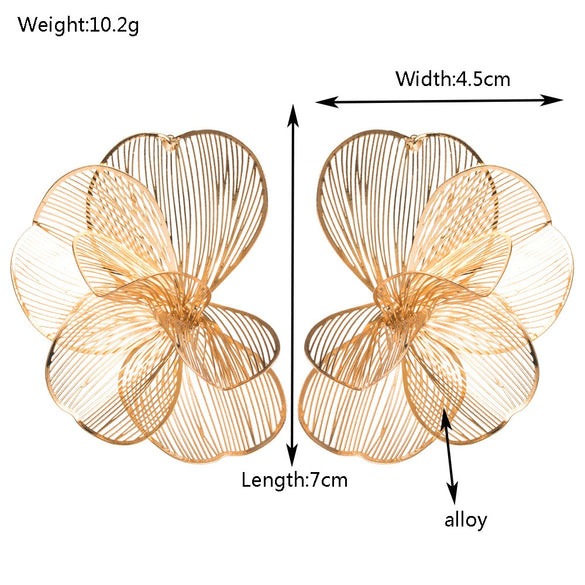 Wholesale Alloy Hollow Flower Earrings With Electroplating For Women Creative And Sweet Design