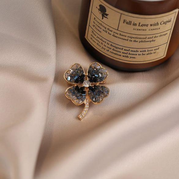 Wholesale Alloy Imitation Crystal Fourleaf Clover Brooch Women's Minimalist Light Luxury Electroplated Suit Coat Accessory