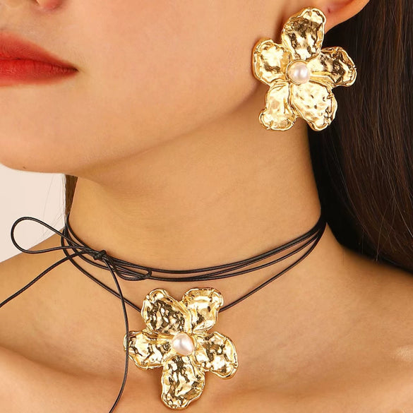 Wholesale Alloy Inlaid Pearl Flower Earrings For Women