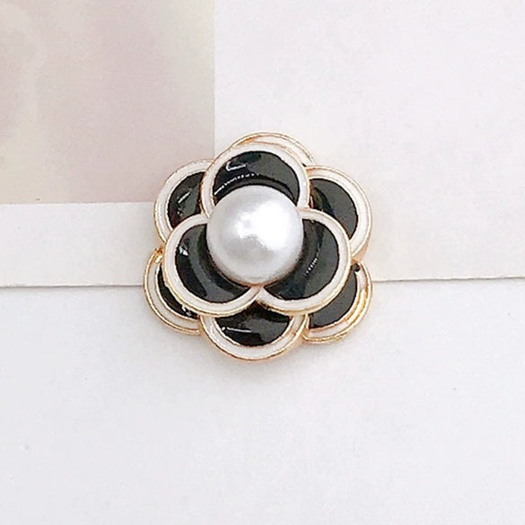 Wholesale Alloy Jewelry Accessories With Flower Pattern And Electroplating Treatment For Mobile Phone Shell Stick Drill Five Petal Flower And Snowflake Design