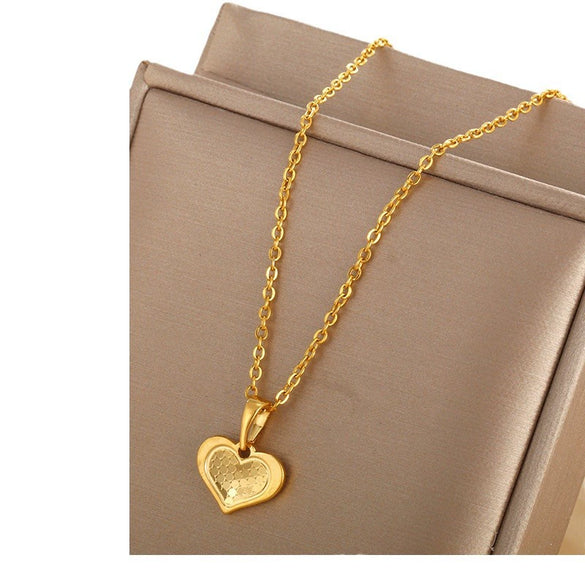 Wholesale Alloy Jewelry Butterfly Love Pendant Necklace With Honeycomb Dragon Scale Animals Zodiac Heart Pattern And Electroplating Treatment