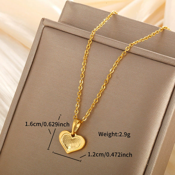 Wholesale Alloy Jewelry Butterfly Love Pendant Necklace With Honeycomb Dragon Scale Animals Zodiac Heart Pattern And Electroplating Treatment