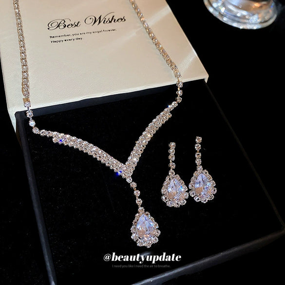 Wholesale Alloy Jewelry Set With Diamond Embedded Zircon Pendants In Water Drop And Love Heart Shapes For Women Light Luxury Style