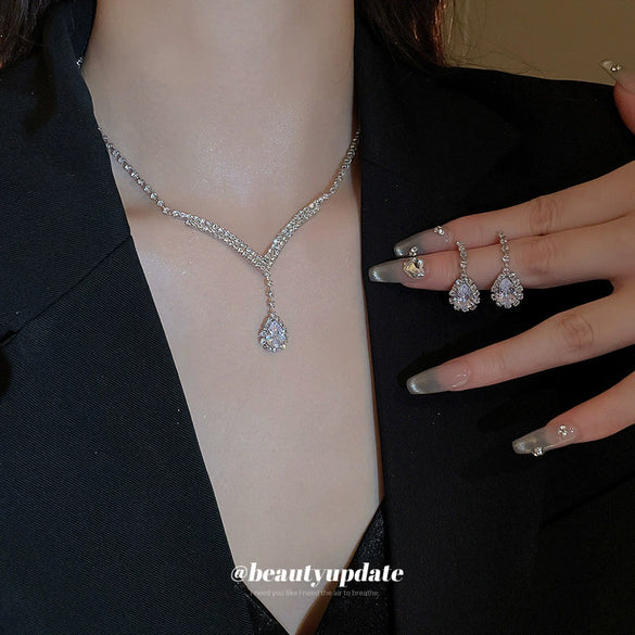 Wholesale Alloy Jewelry Set With Diamond Embedded Zircon Pendants In Water Drop And Love Heart Shapes For Women Light Luxury Style