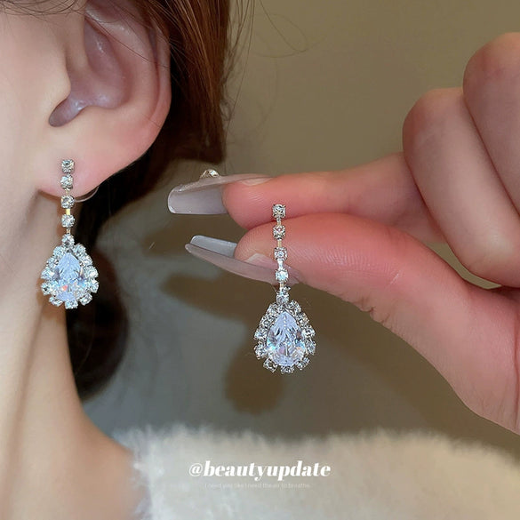 Wholesale Alloy Jewelry Set With Diamond Embedded Zircon Pendants In Water Drop And Love Heart Shapes For Women Light Luxury Style