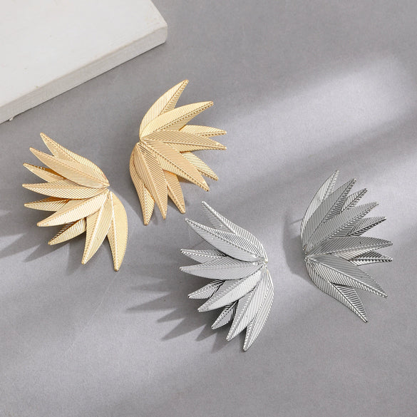 Wholesale Alloy Leaf Stitching Geometric Earrings For Women With Electroplating Treatment