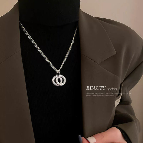 Wholesale Alloy Letter Gold Pea Necklace With Electroplating For Women Fashion High Sense Clavicle Chain And Simple Sweater Chain