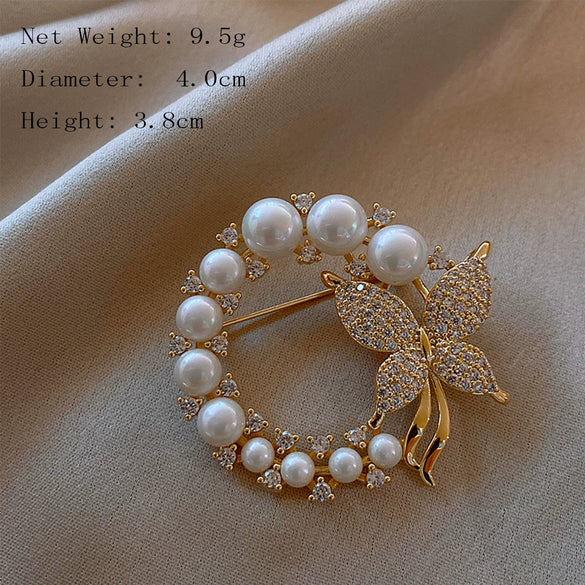 Wholesale Alloy Love Brooch With Flower Pattern Electroplated For Women
