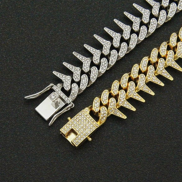 Wholesale Alloy Men's Hip Hop Cuban Chain Bracelet With Geometric Pattern And Electroplating Process